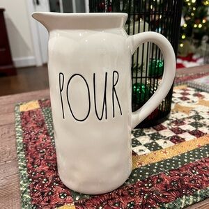 Rae Dunn POUR pitcher‎